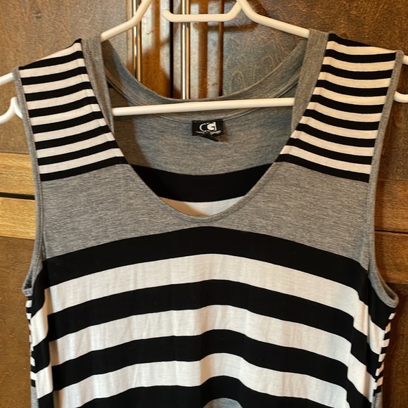 Cable & gauge black, grey, winter white long tunic style tank. - Picture 2 of 6